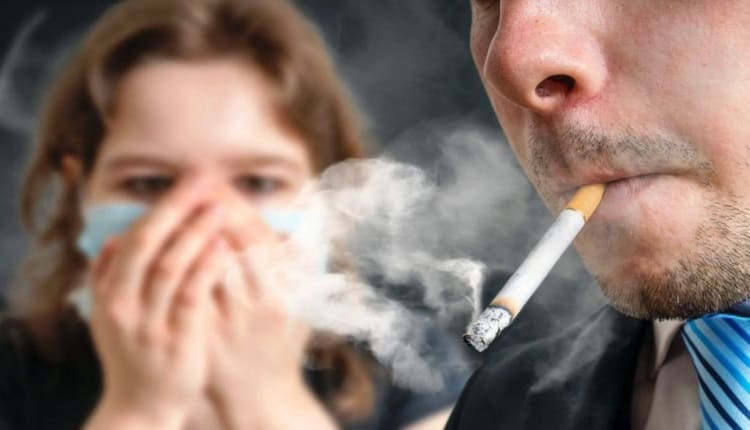 التدخين في الأماكن العامة