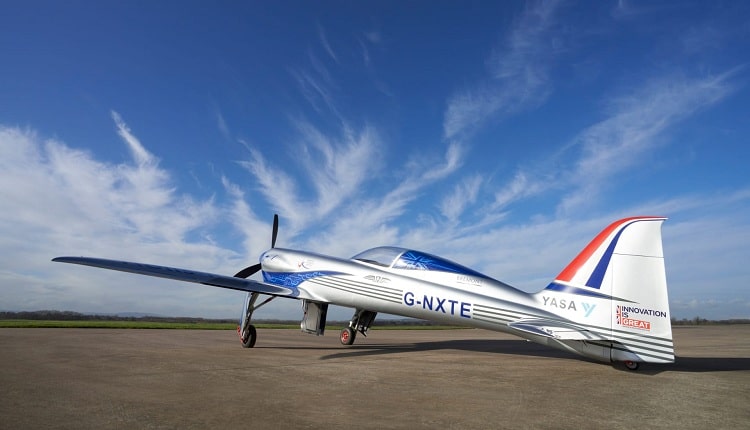 طائرة كهربائية