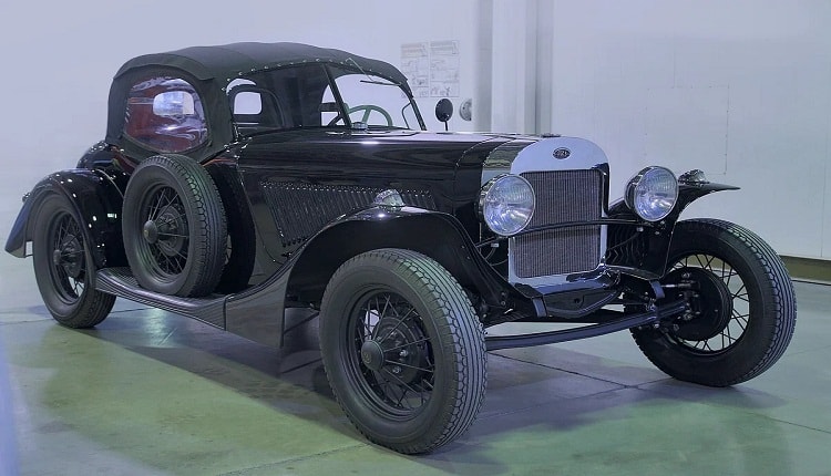 سيارة كلاسيكية روسية