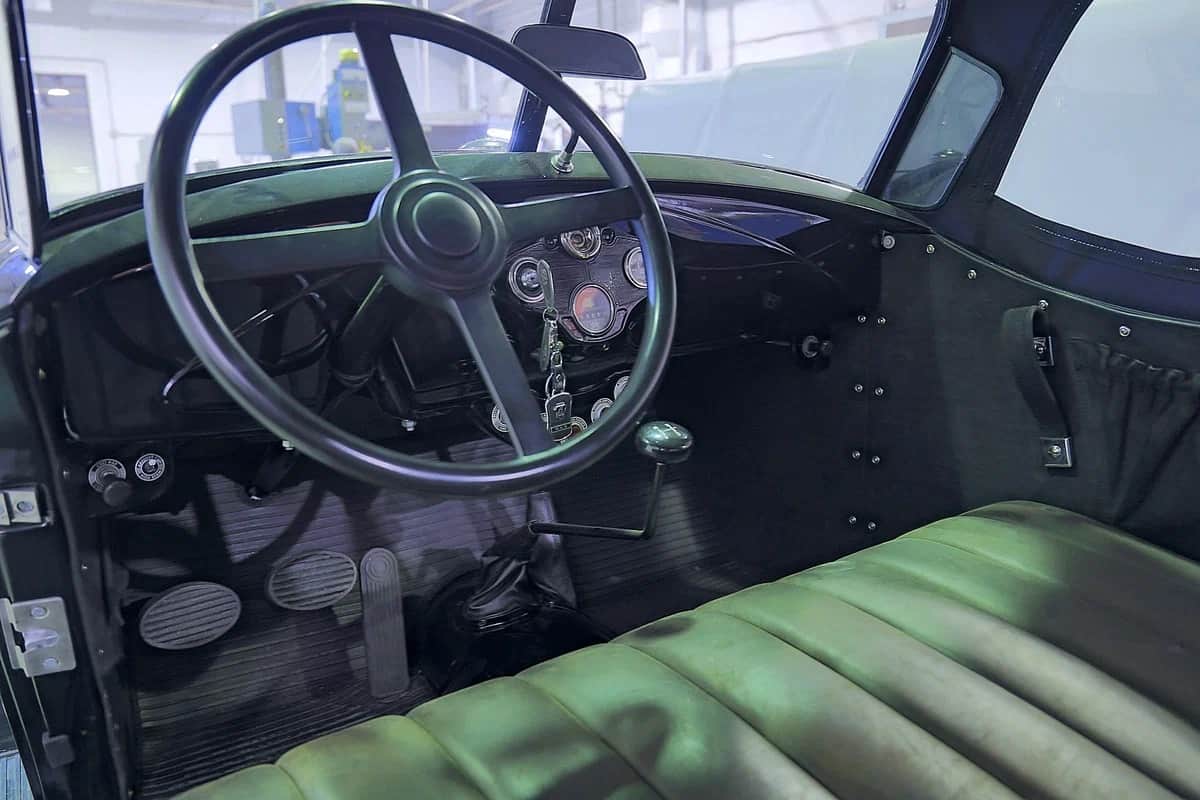 سيارة كلاسيكية روسية