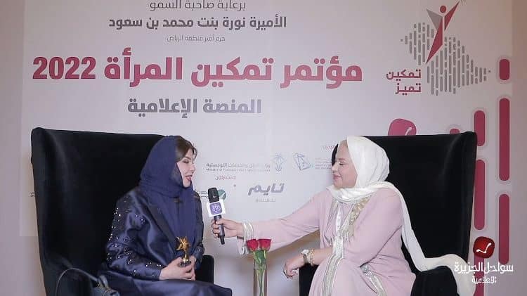 لقاء سواحل الجزيرة مع الفنانة التشكيلية لولوة الحمود