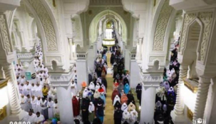  السديس في دعاء ختم القرآن: اللهم اعتق رقاب المسلمين  من النيران.. خشوع ودموع  وتناغم وتكامل 