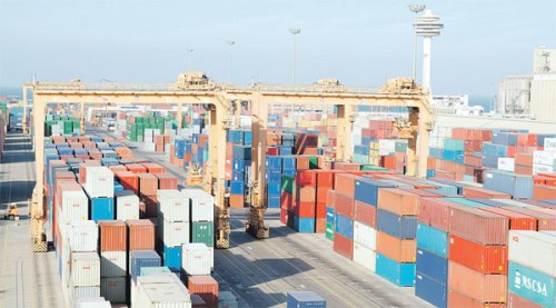 ميناء الملك عبدالعزيز بالدمام
