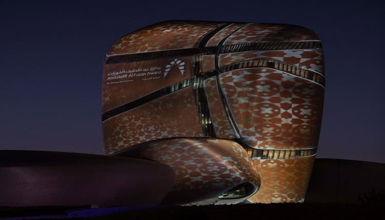 إثراء و جائزة عبداللطيف الفوزان يطلقان مؤتمر في مديح الفنان الحرفي