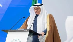 أمير الحدود الشمالية يُدشّن ويضع حجر الأساس لـ 16 مشروعًا بتكلفة 830 مليون ريال