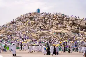 يوم عرفة- مصعد عرفات.. ركن الحج الأعظم