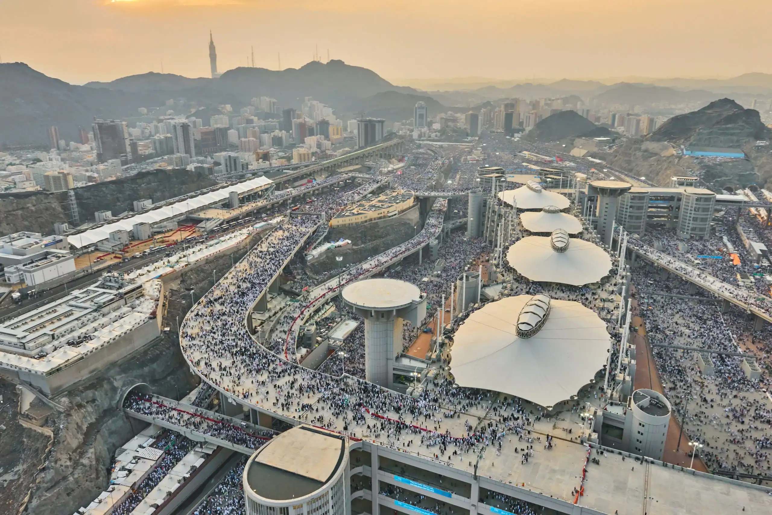 محافظ الطائف يتابع جاهزية الأمن لموسم حج 1447