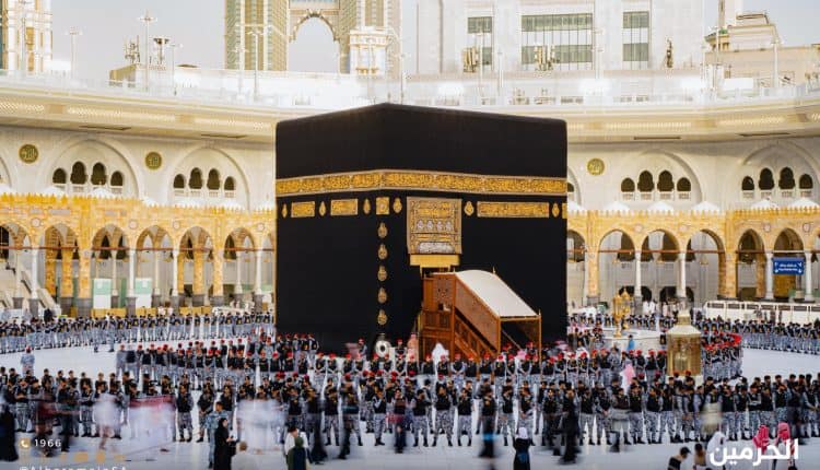 مراحل غسل الكعبة المشرفة
