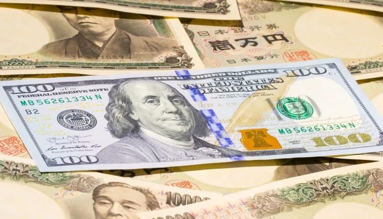 الين الياباني يتراجع أمام الدولار.. قرارات البنوك المركزية تحرك الأسواق