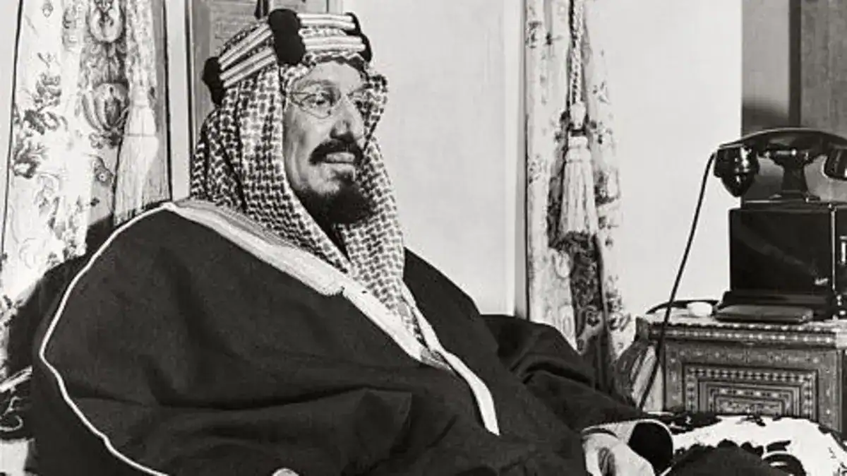 من نجد إلى السعودية.. مراحل تأسيس الدولة وألقاب الملك عبدالعزيز في اليوم الوطني