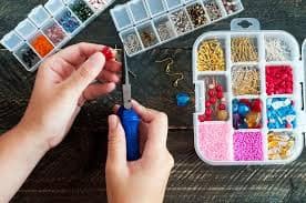 مشروع صناعة الإكسسوارات اليدوية
