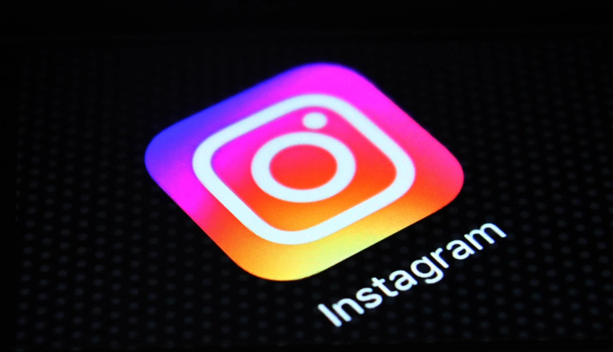 إنستغرام تطلق Instants لمنافسة «سناب شات»