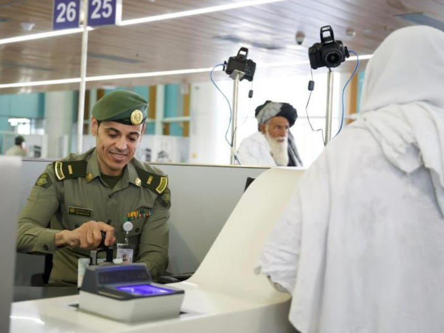 جوازات جدة تستقبل أولى رحلات حجاج السودان