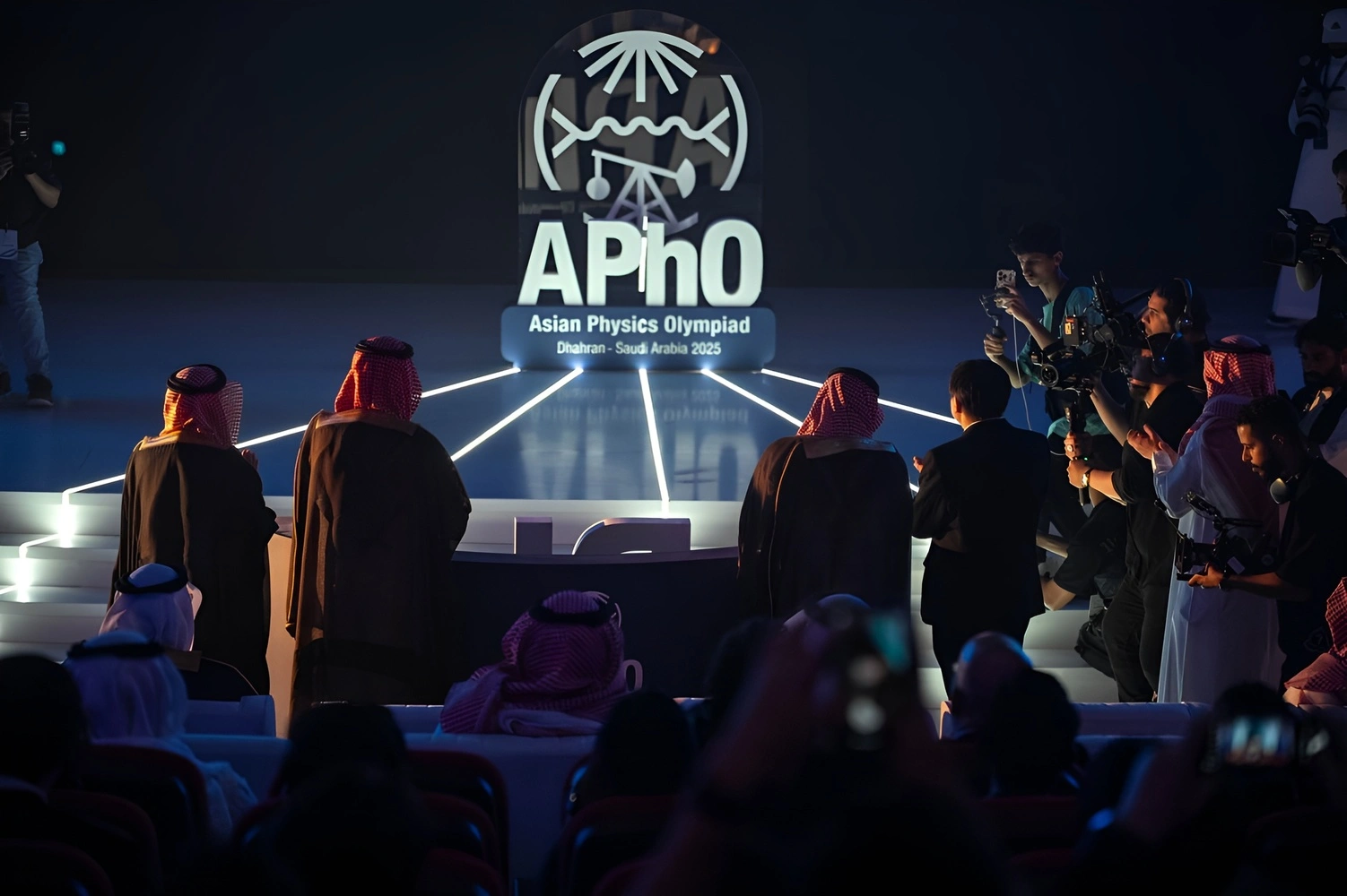 السعودية تحصد 5 جوائز بأولمبياد الفيزياء الآسيوي