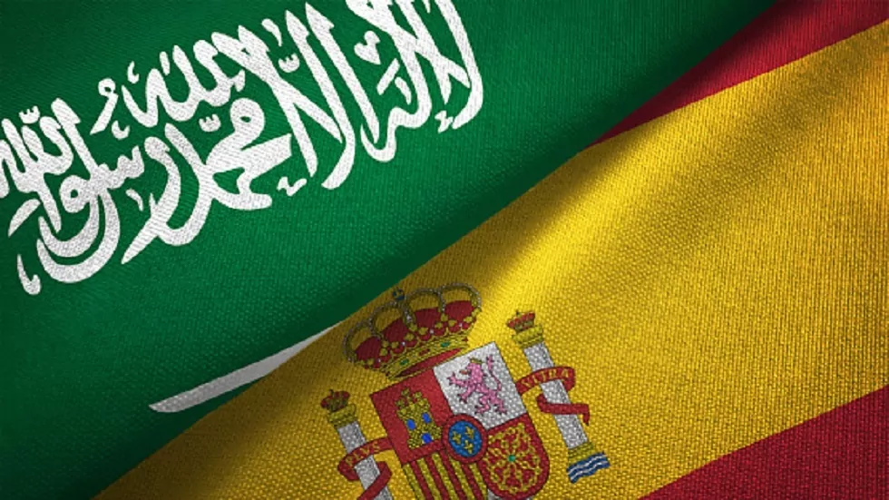 أمانة القصيم تنظم فعالية جماهيرية لمتابعة مباراة السعودية وإسبانيا